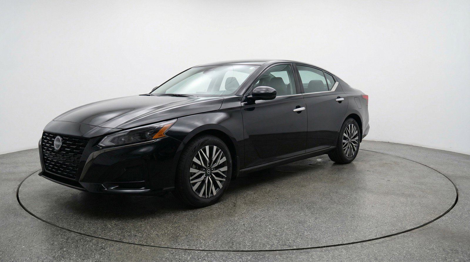 Used 2025 Nissan Altima 2.5 SV image 3