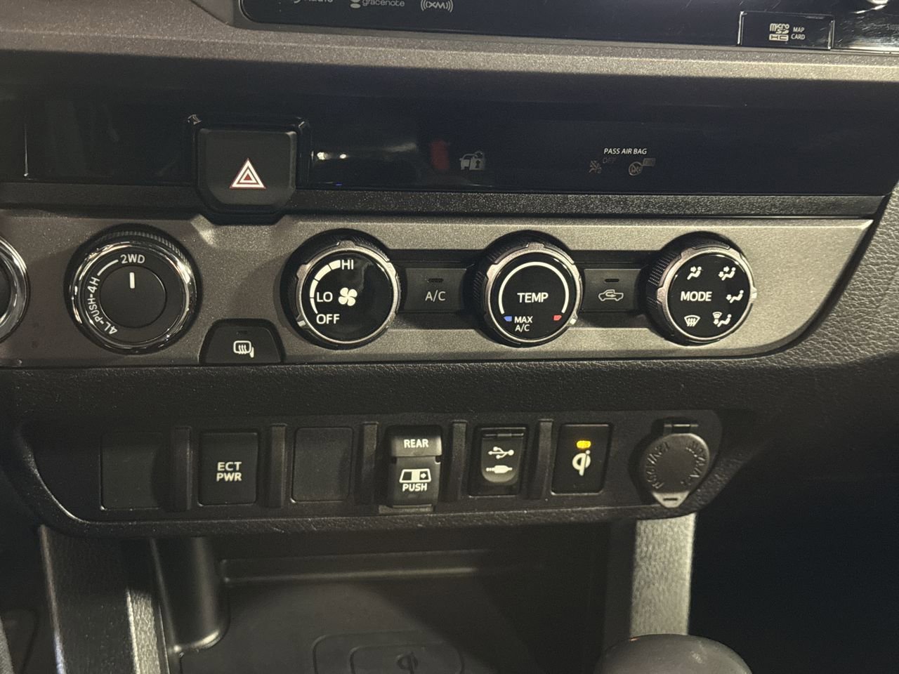 Used 2018 Toyota Tacoma TRD Off-Road AWD/4WD image 29