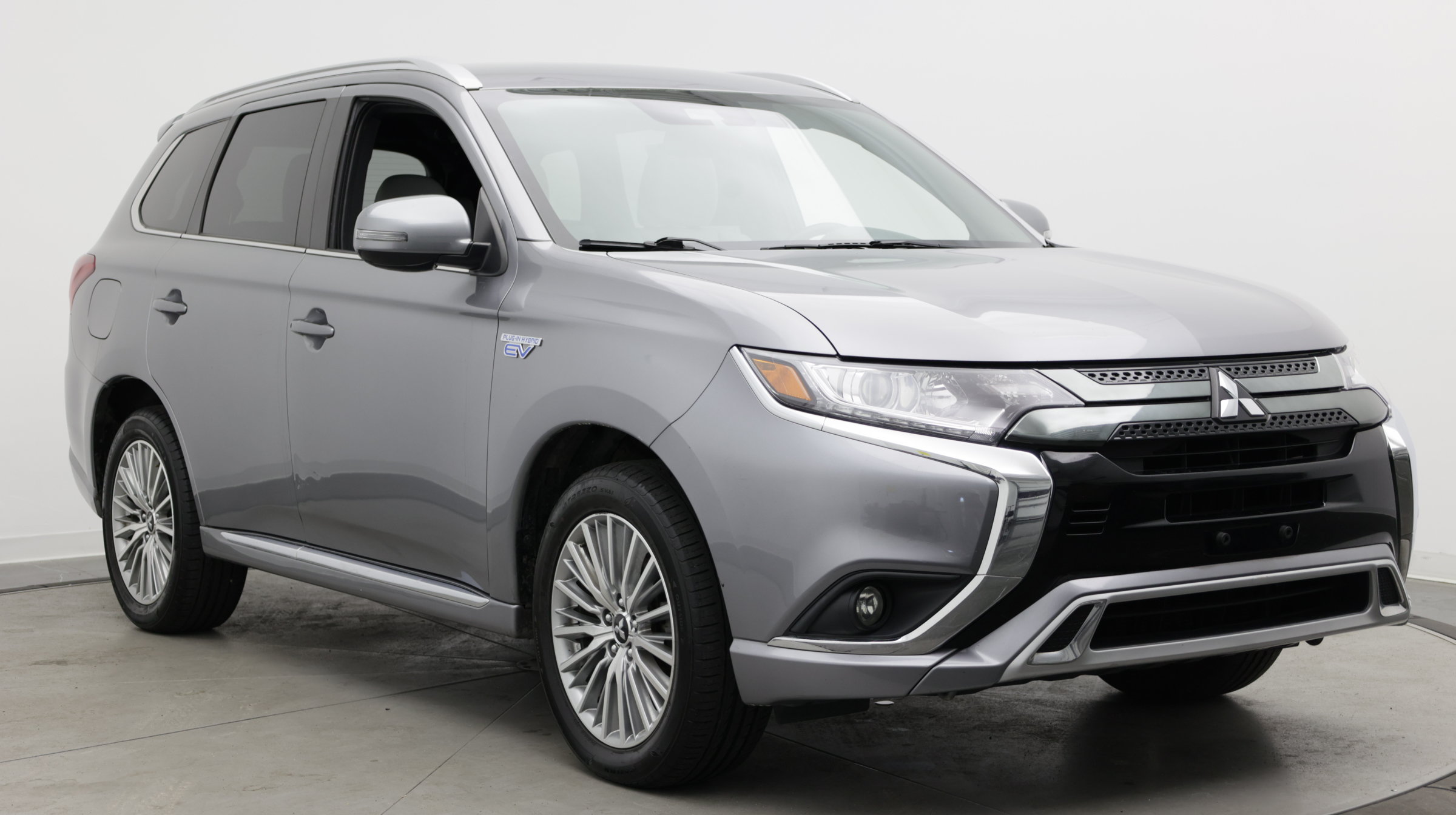 Used 2022 Mitsubishi Outlander LE AWD/4WD image 3