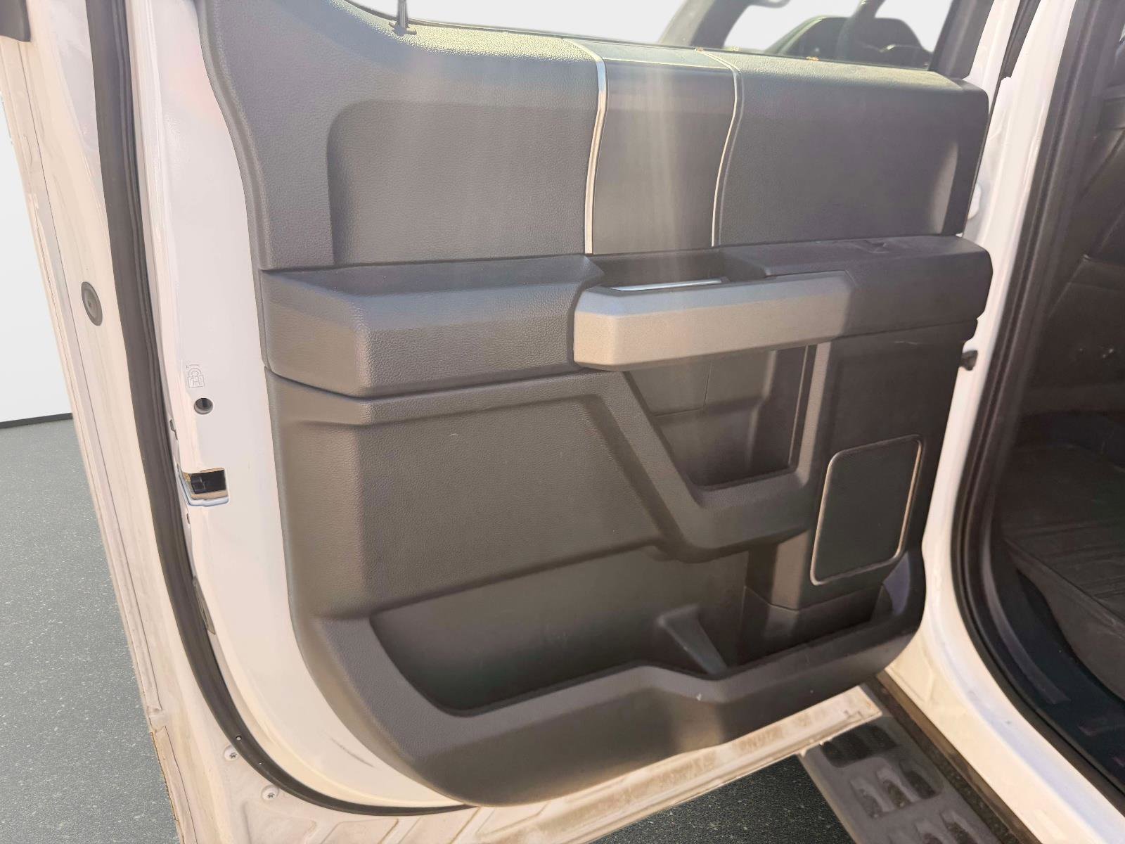 Used 2020 Ford F150 Raptor w/ Equipment Group 802A Luxury image 17