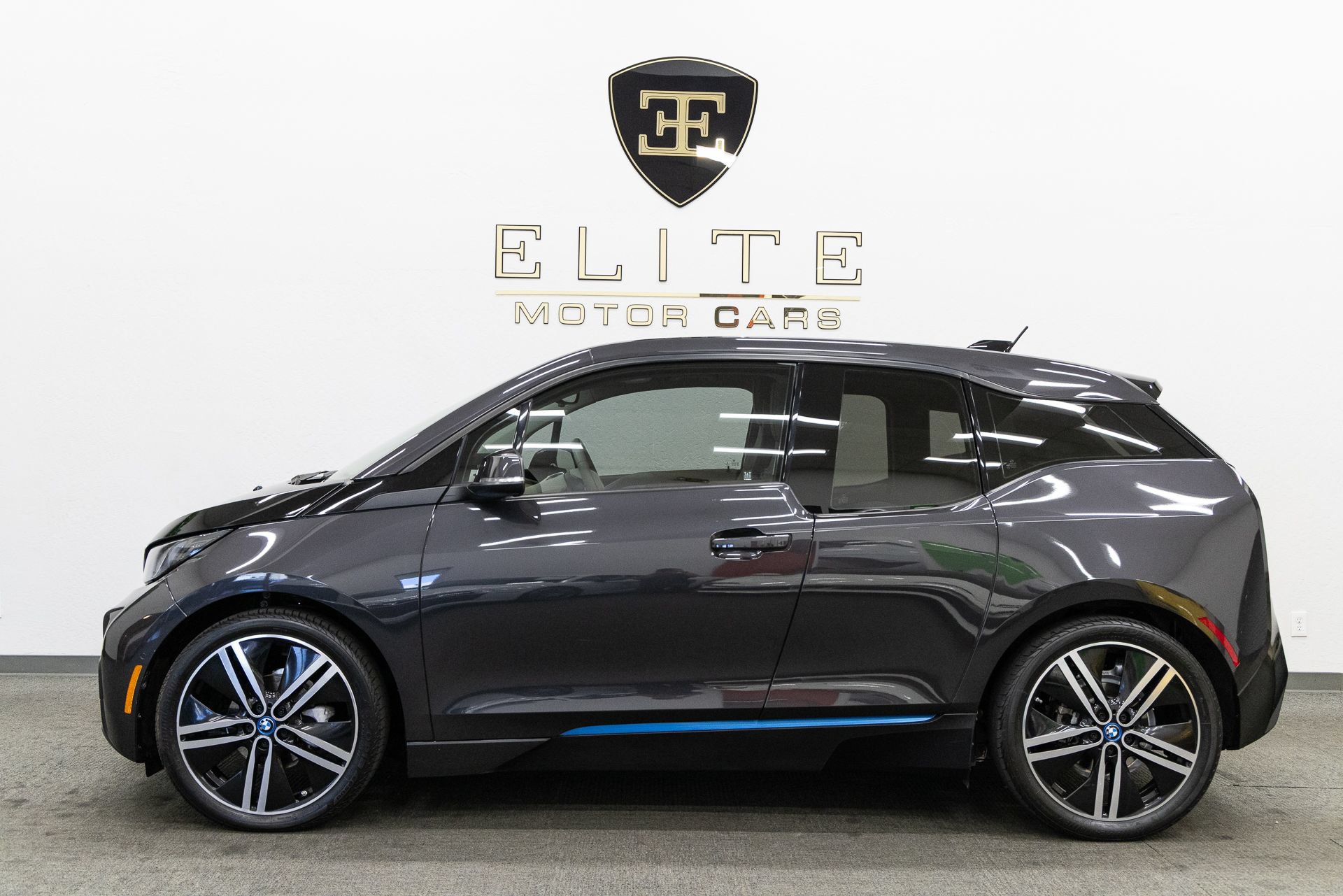 Used 2014 BMW i3 RWD image 2