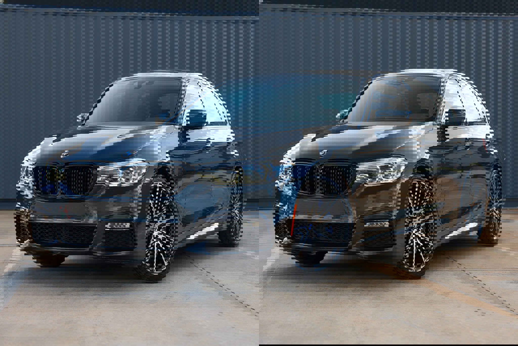 Used 2018 BMW 540i image 1