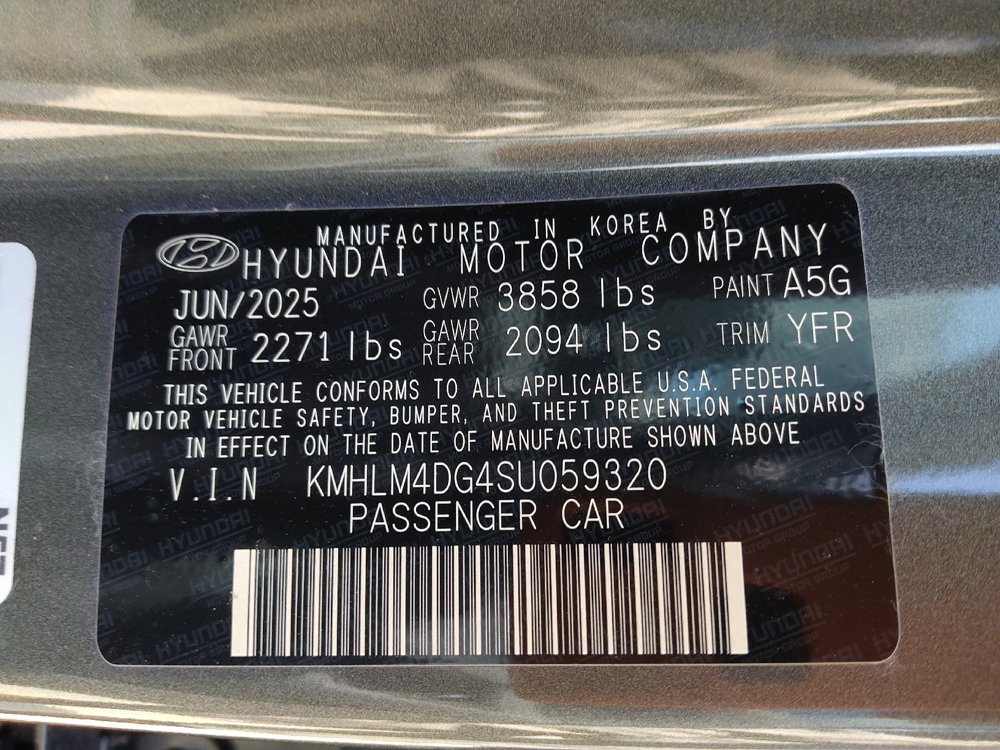 Used 2025 Hyundai Elantra Sport FWD image 33
