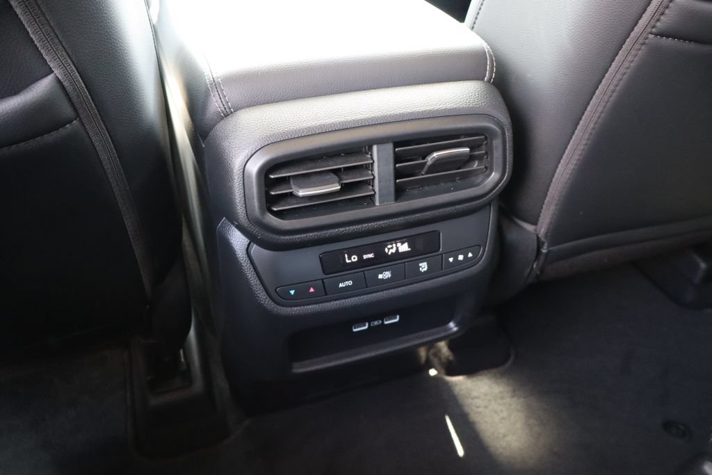 Used 2023 Honda Pilot Touring image 39