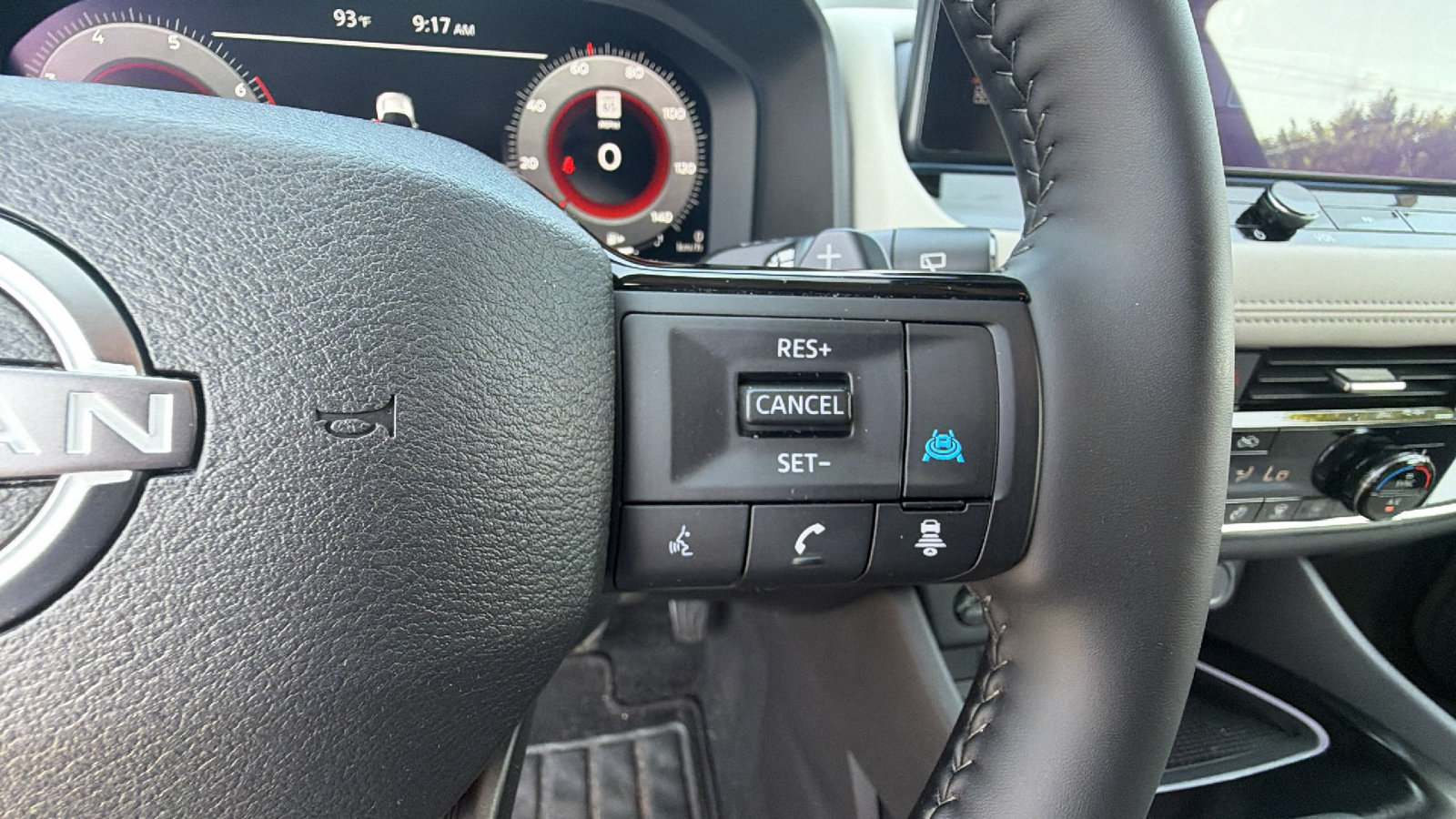 Used 2025 Nissan Rogue SL w/ SL Premium Package FWD image 28