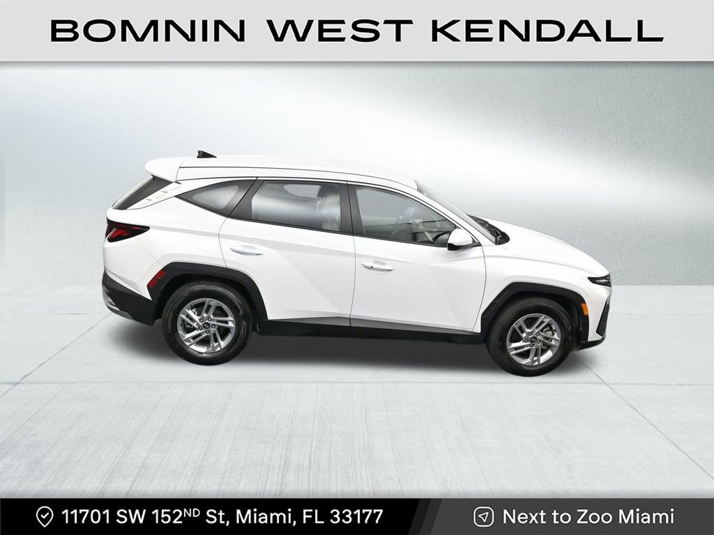 Used 2025 Hyundai Tucson SE image 18