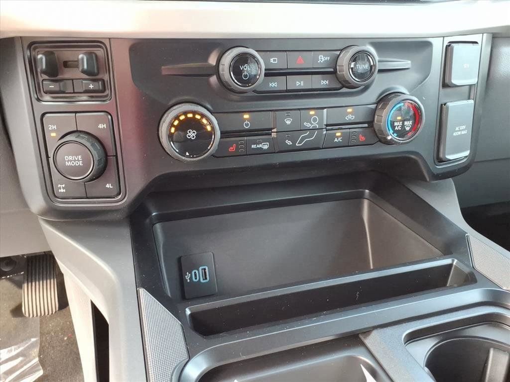 New 2026 Ford F350 XLT w/ XLT Premium Package image 6