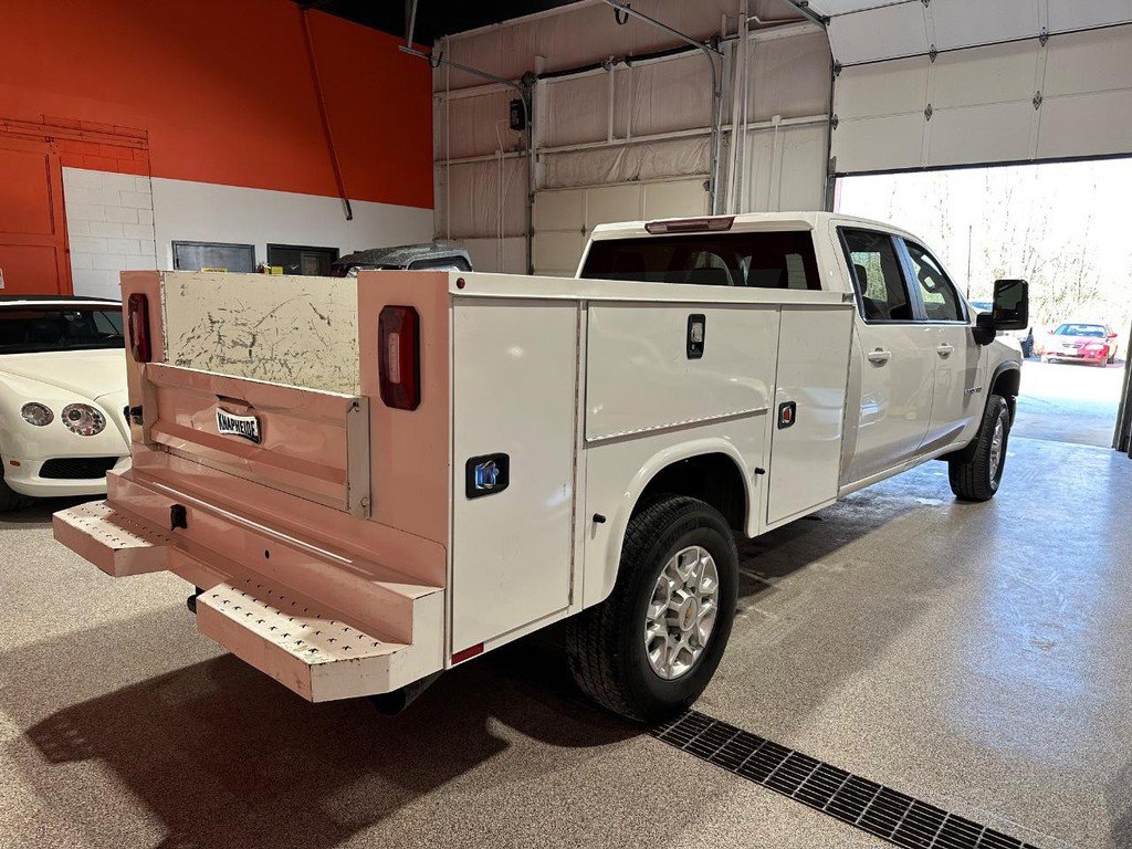 Used 2022 Chevrolet Silverado 3500 LT w/ Remote Start Package AWD/4WD image 3