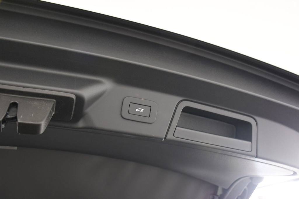 New 2026 Land Rover Range Rover Velar S AWD/4WD image 25