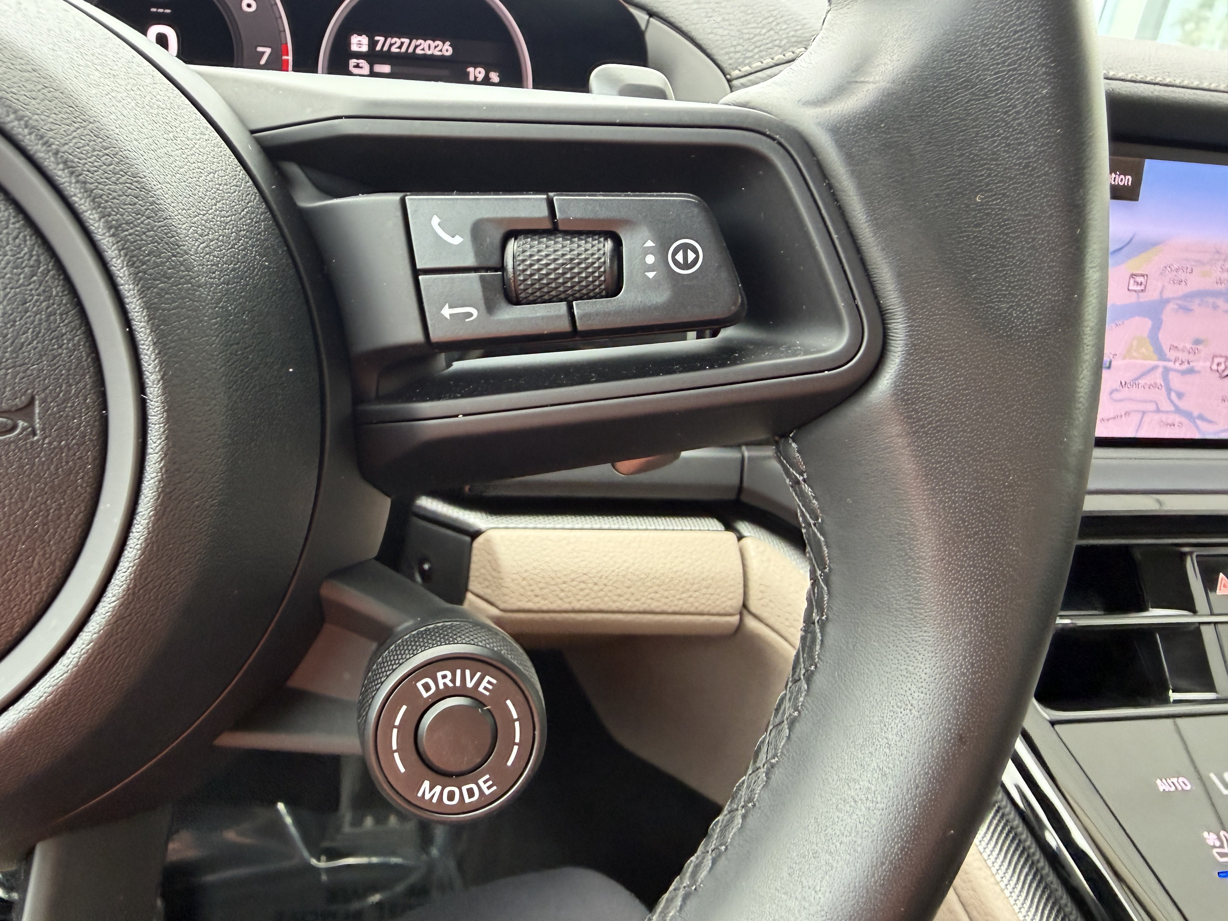 Certified 2025 Porsche Panamera 4 E-Hybrid AWD/4WD image 31