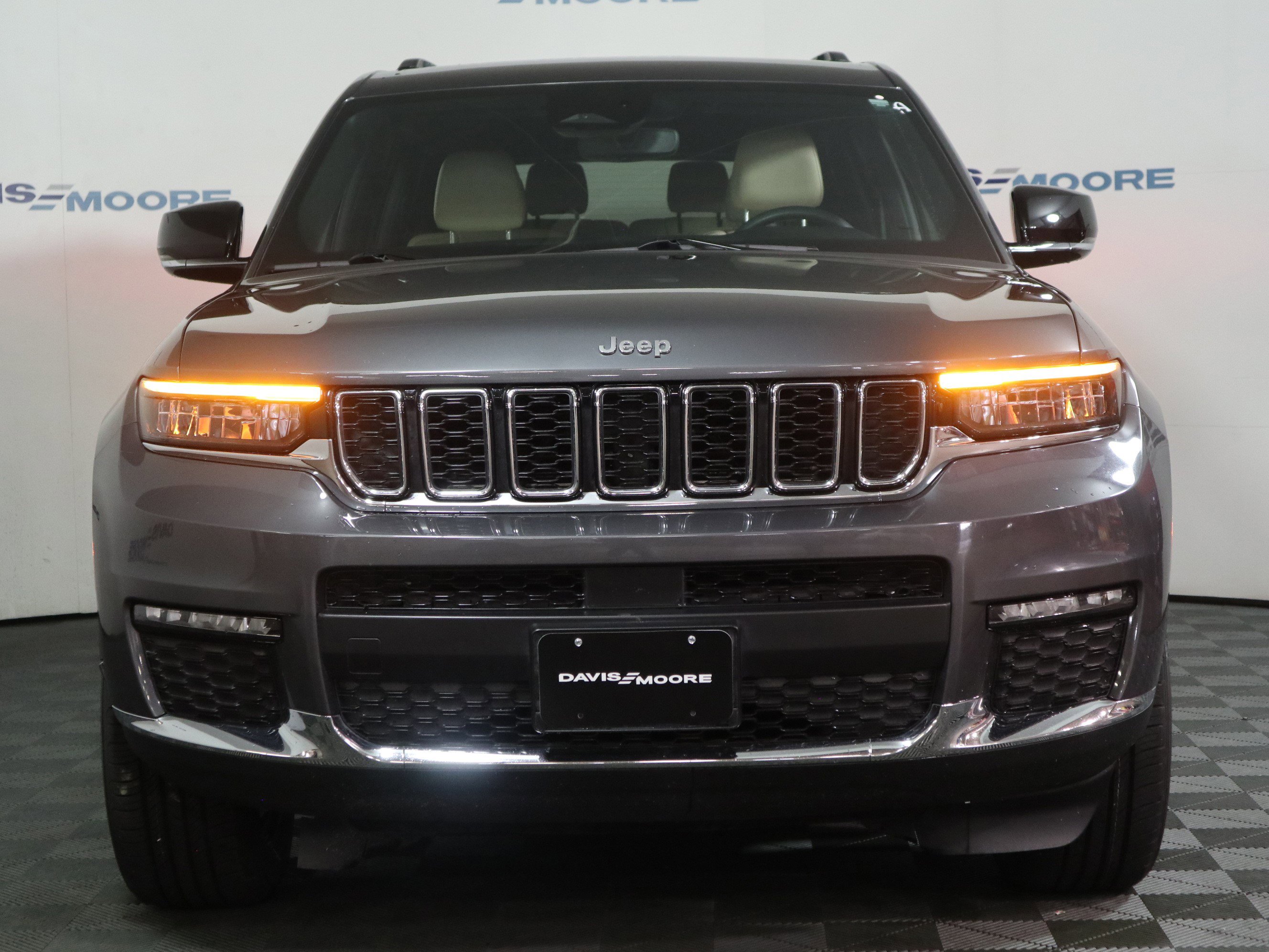 Used 2023 Jeep Grand Cherokee L Limited w/ Trailer Tow Group (B) AWD/4WD image 13