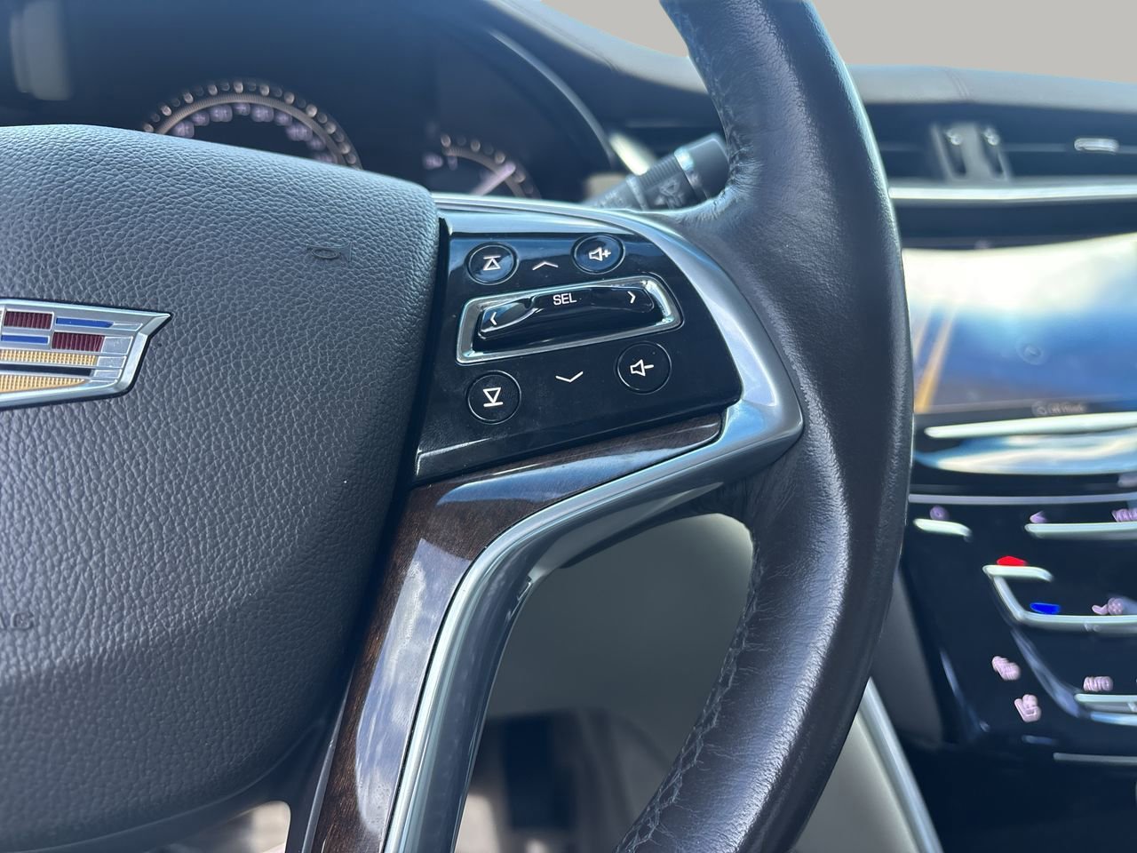 Used 2017 Cadillac XTS Luxury image 27