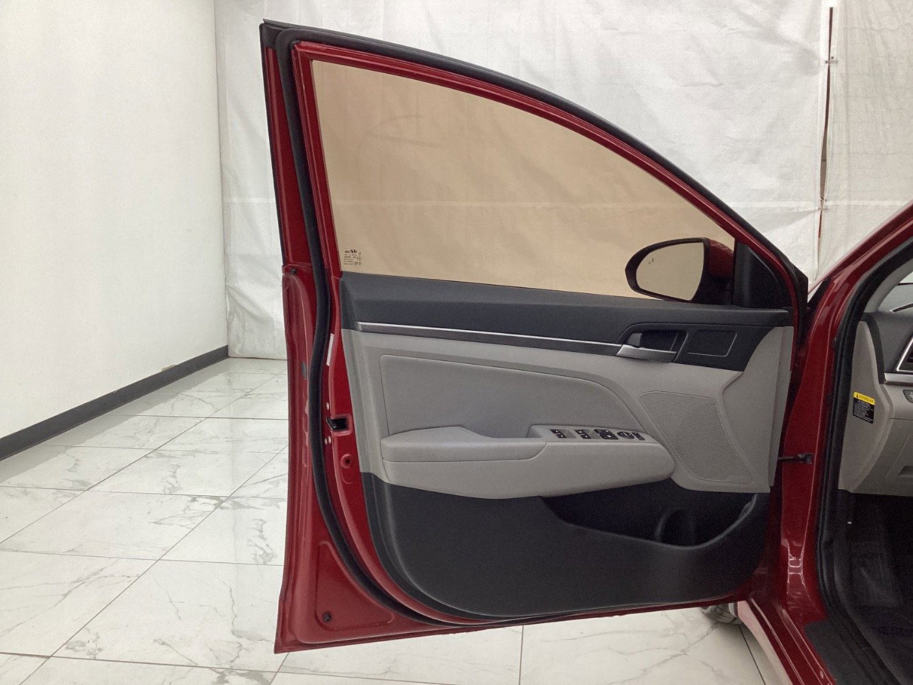 Used 2017 Hyundai Elantra Limited image 18