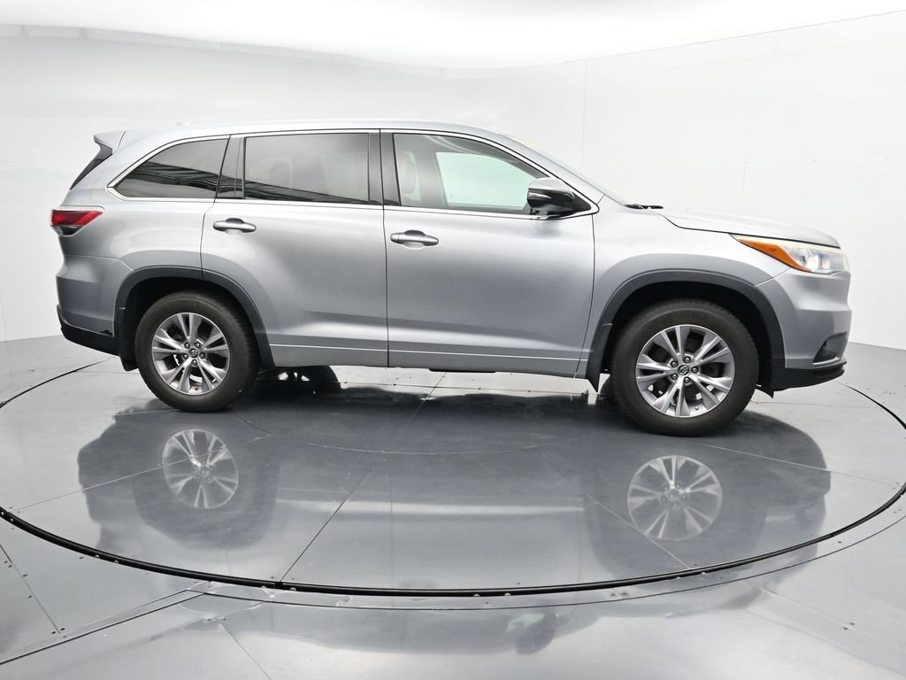Used 2016 Toyota Highlander Plus AWD/4WD image 9