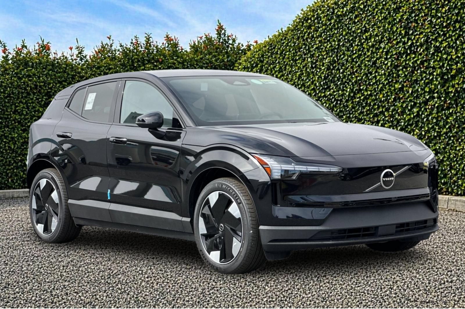 New 2025 Volvo EX30 Plus w/ Protection Package Premier AWD/4WD image 8