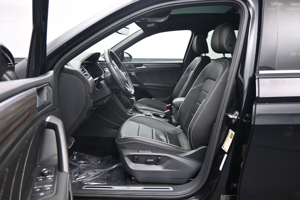 Used 2022 Volkswagen Tiguan SEL R-Line AWD/4WD image 23