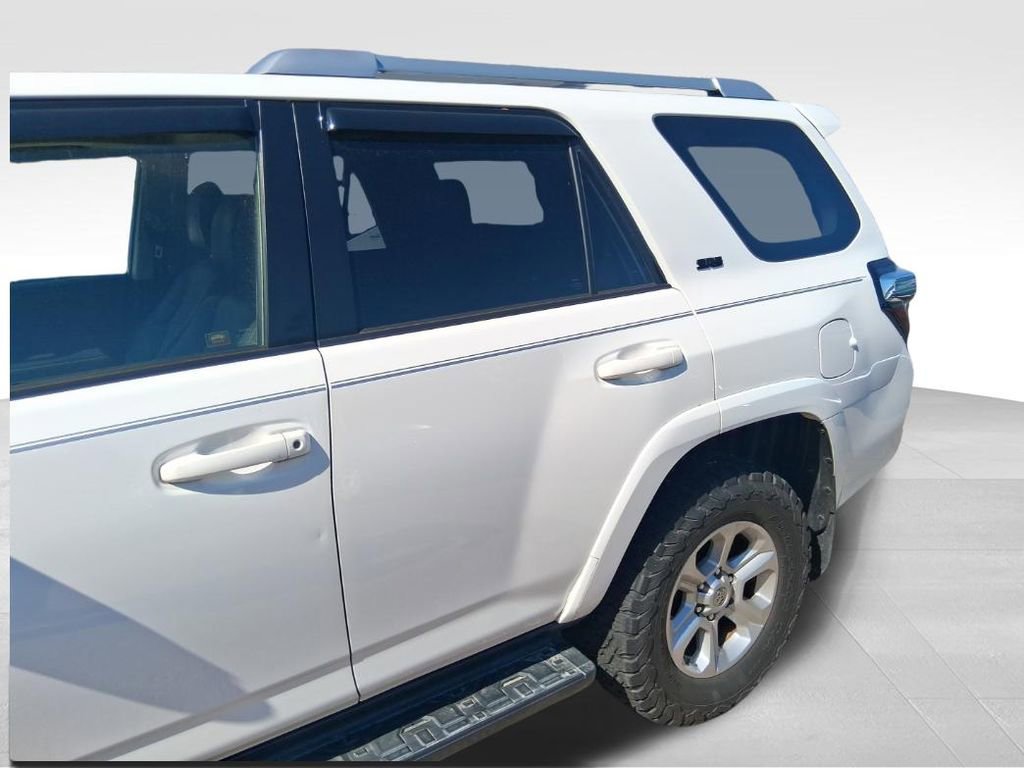 Used 2018 Toyota 4Runner SR5 Premium image 19