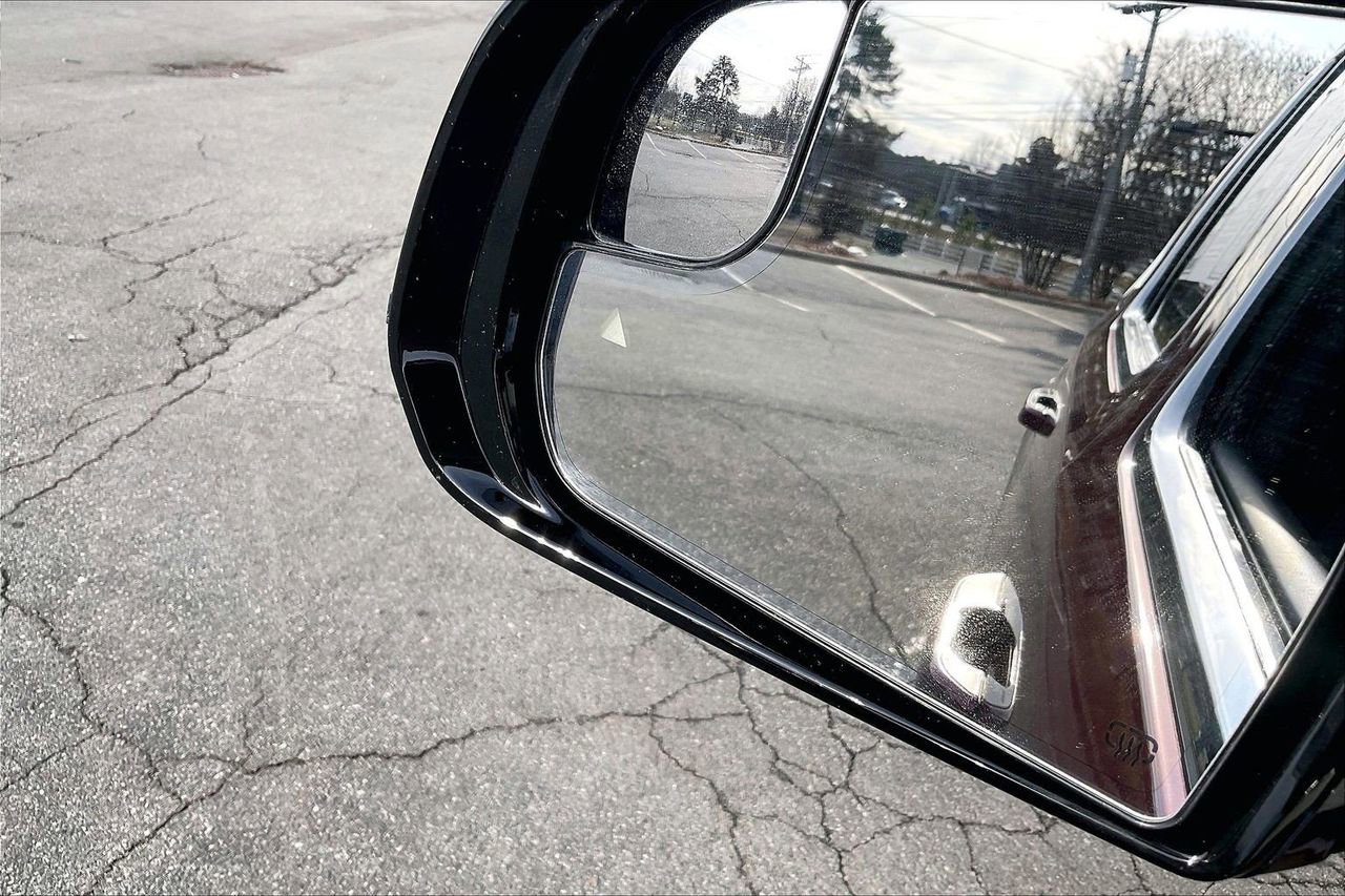 Used 2024 Jeep Grand Wagoneer Series III w/ HD Trailer Tow Package image 31