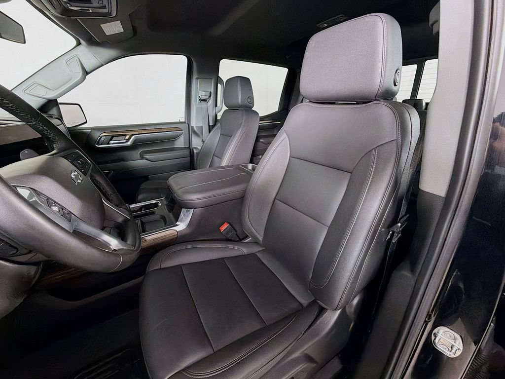 Used 2024 Chevrolet Silverado 1500 LT Trail Boss w/ Convenience Package II AWD/4WD image 12