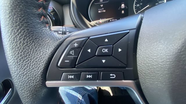 Used 2018 Nissan Kicks SR FWD image 25