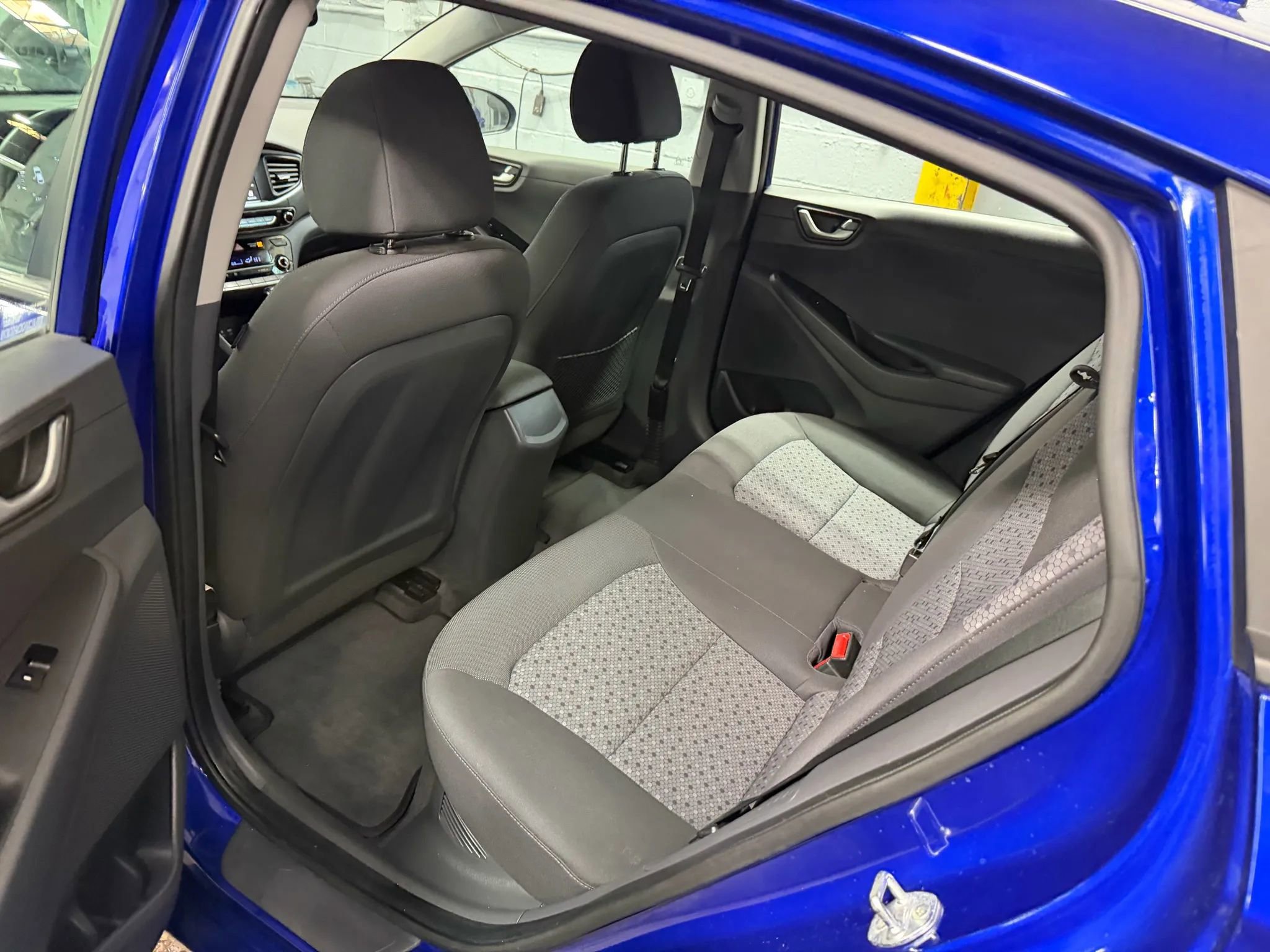 Used 2019 Hyundai Ioniq Plug-In Hybrid FWD image 14