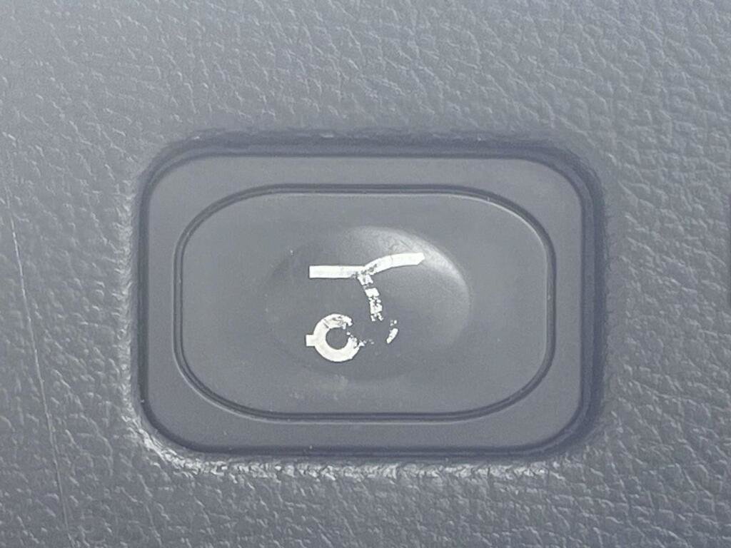 Used 2020 Ford Edge Titanium AWD/4WD image 19