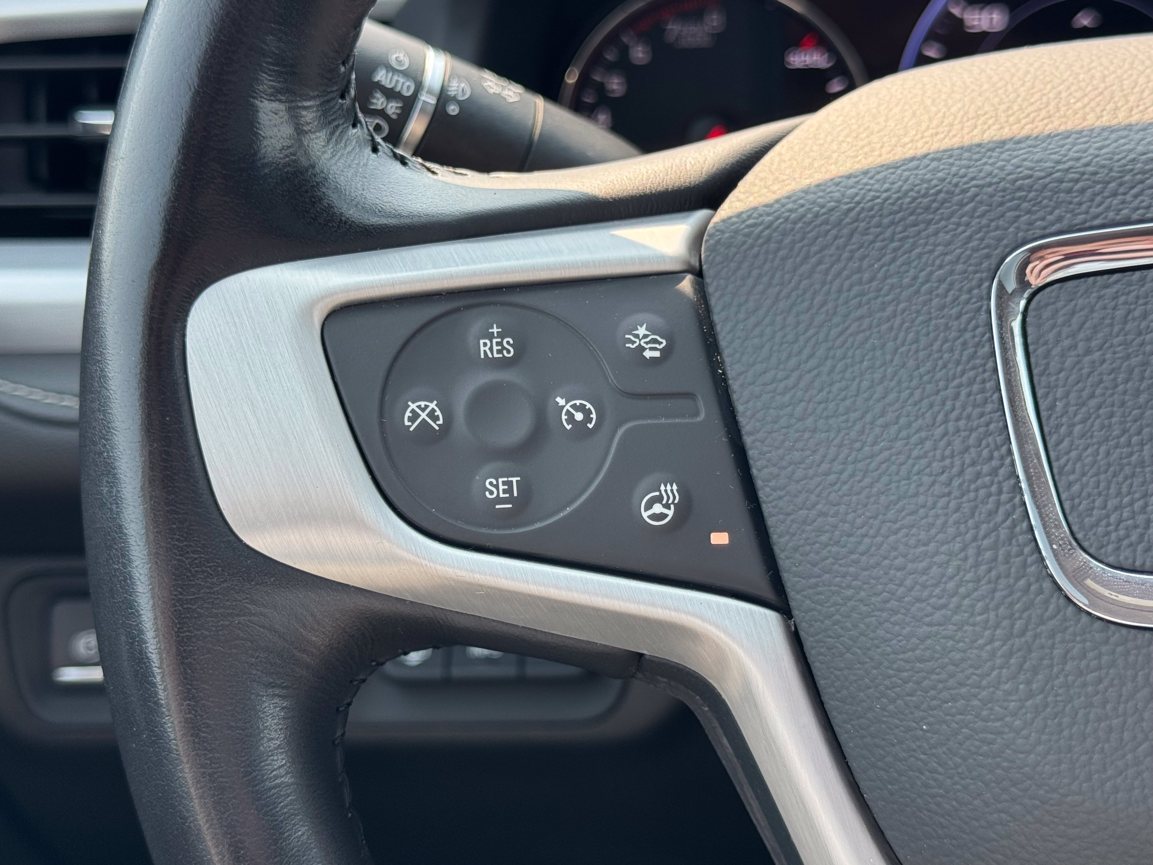 Used 2022 GMC Acadia SLT w/ Technology Package AWD/4WD image 51
