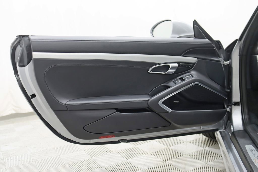 Used 2022 Porsche 718 Boxster RWD image 36
