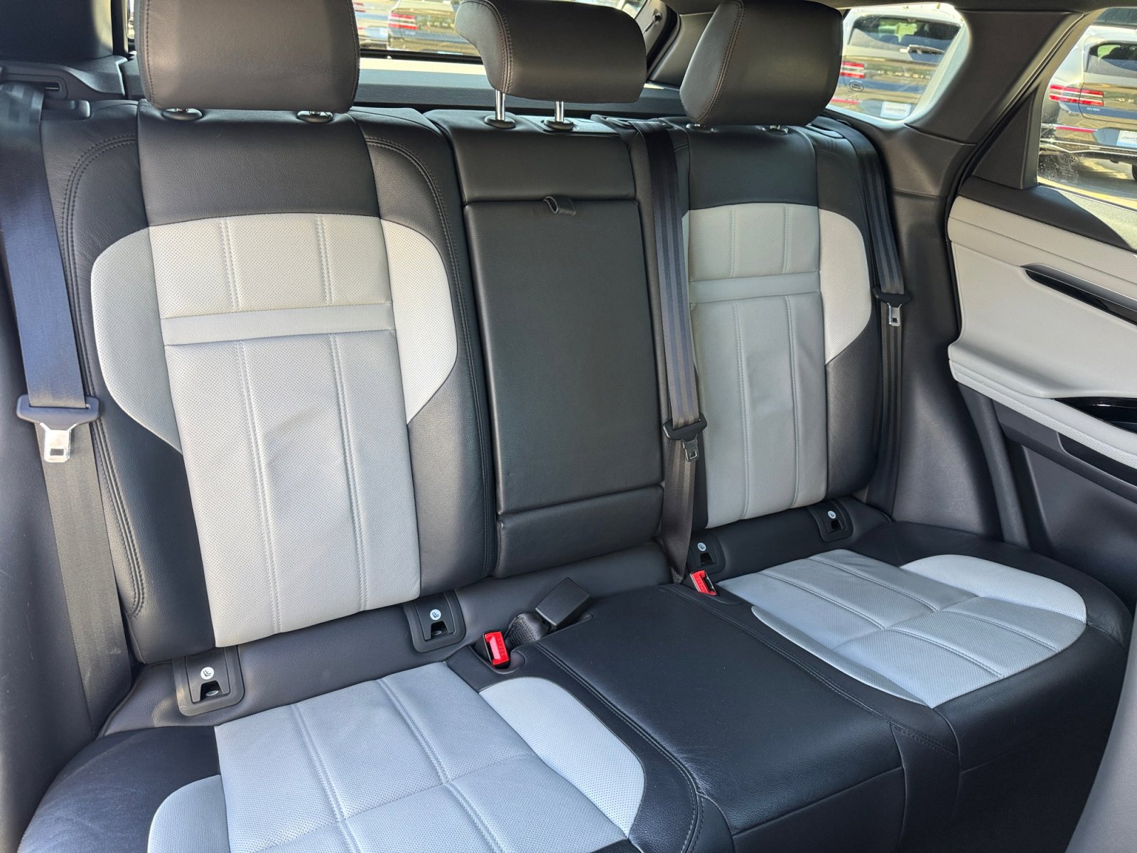 Used 2023 Land Rover Range Rover Evoque R-Dynamic S image 18