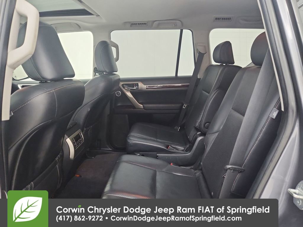 Used 2017 Lexus GX 460 Luxury w/ Preferred Accessory Package image 32