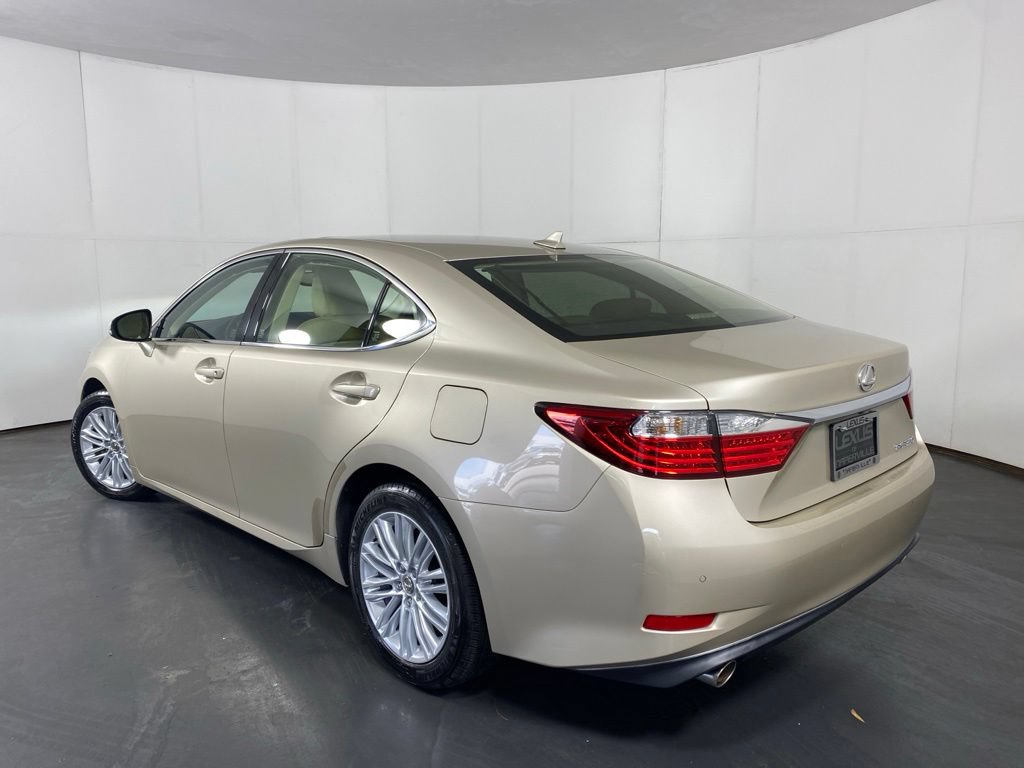 Used 2014 Lexus ES 350 w/ Luxury Package FWD image 10