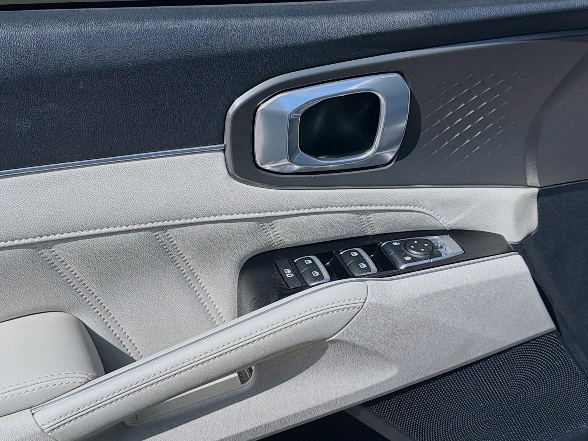 Used 2022 Kia Sorento SX image 17