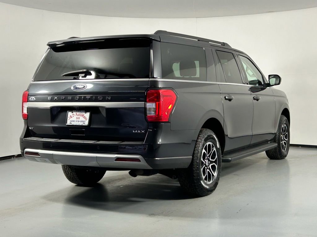 Used 2024 Ford Expedition Max XLT image 7