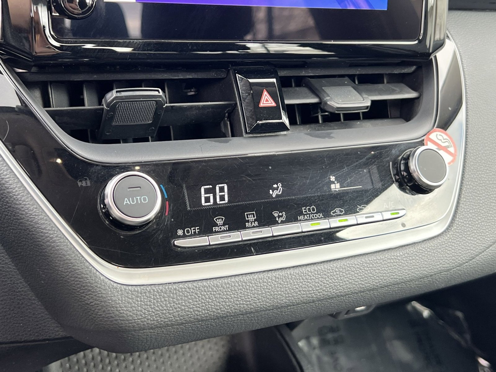 Used 2024 Toyota Corolla LE image 21