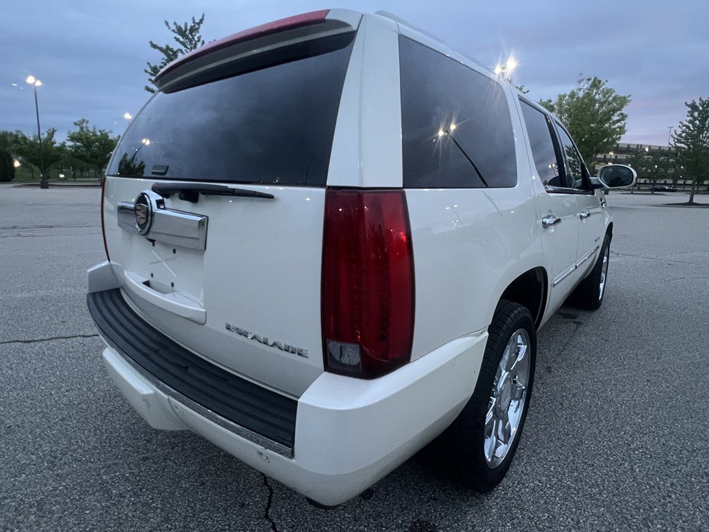 Used 2014 Cadillac Escalade Luxury AWD/4WD image 5