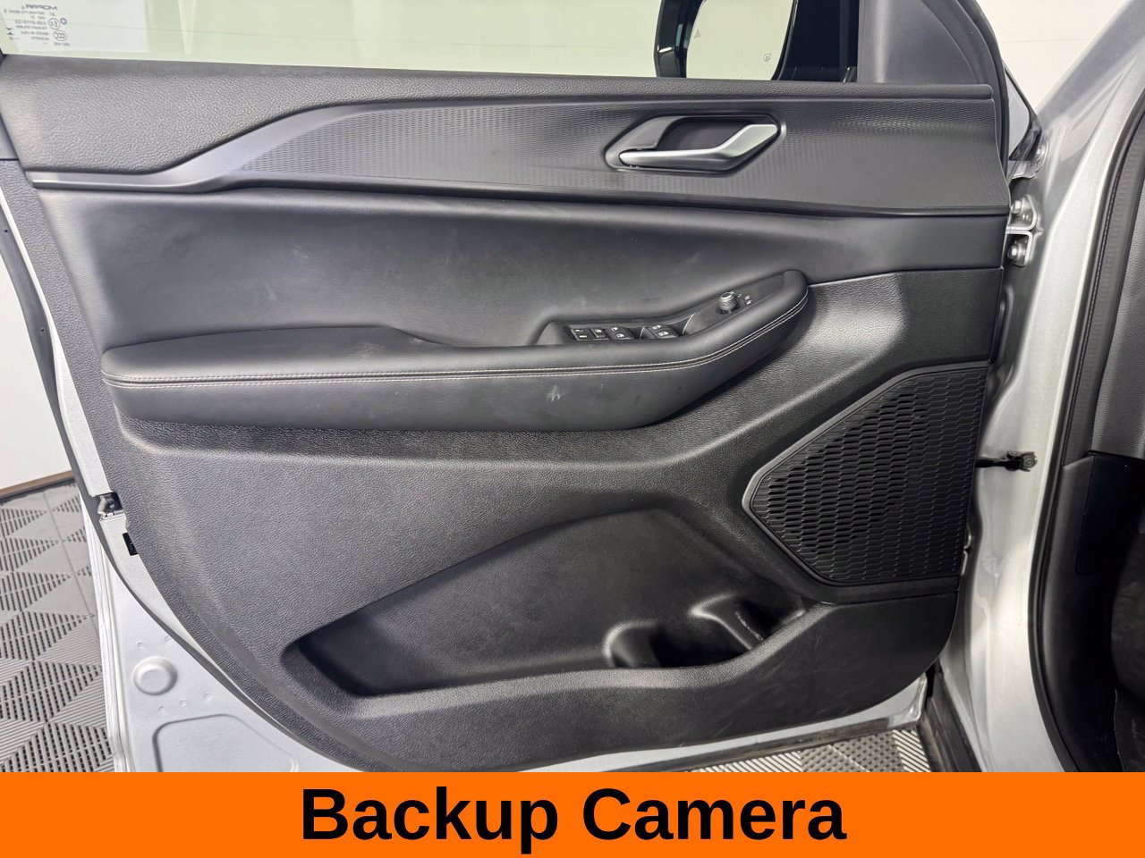 Used 2023 Jeep Grand Cherokee L Laredo AWD/4WD image 11
