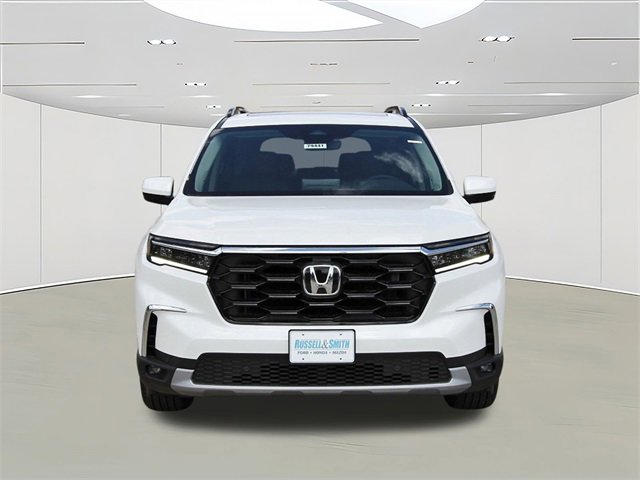 New 2025 Honda Pilot Touring image 2
