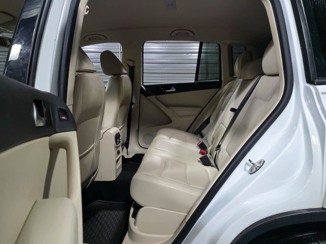 Used 2017 Volkswagen Tiguan S image 15