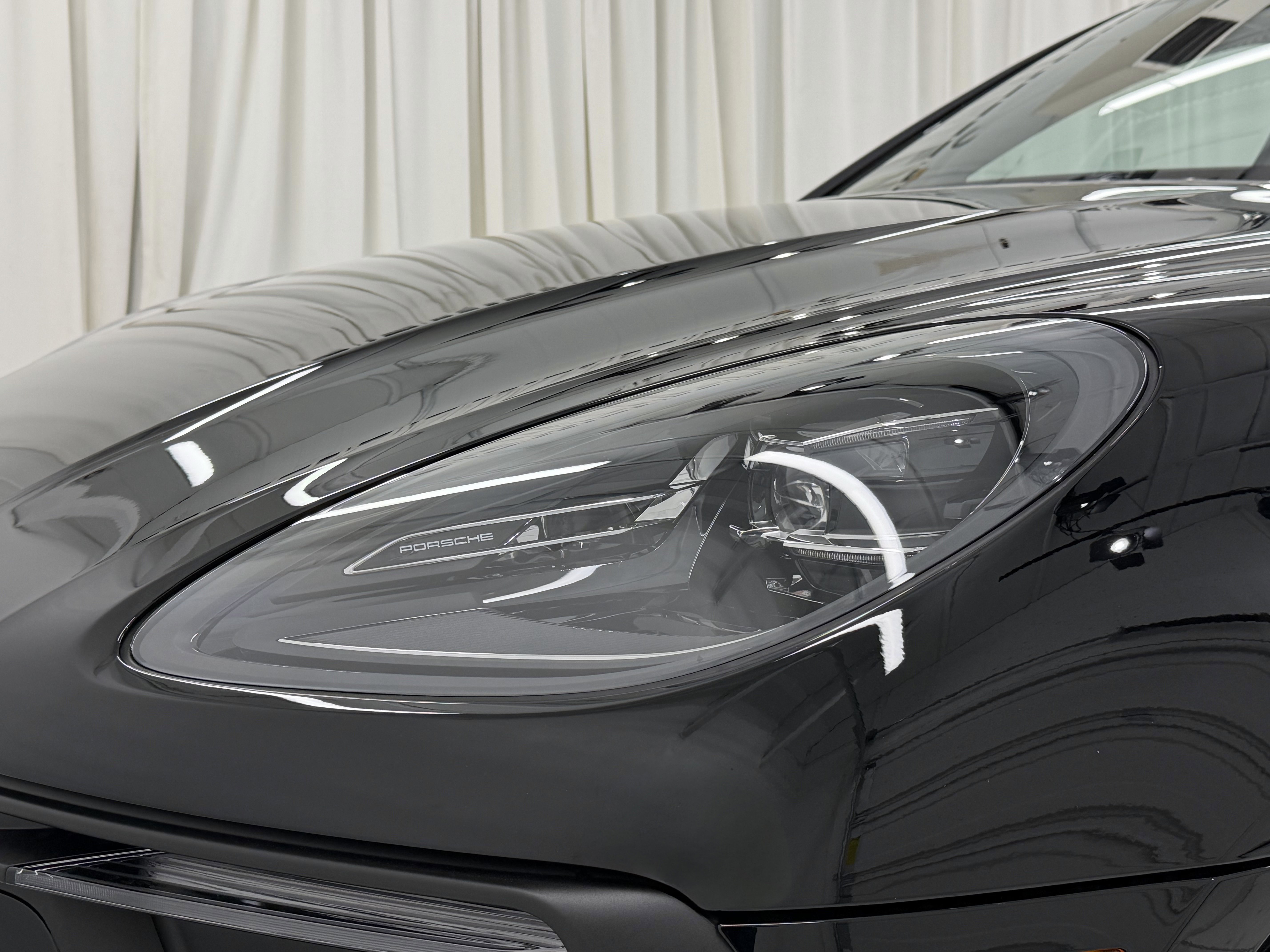 New 2026 Porsche Macan image 17