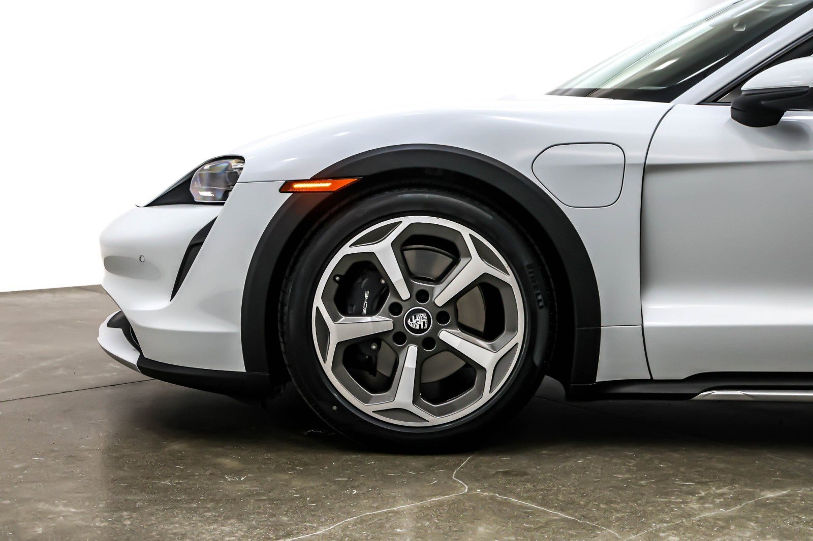 Used 2023 Porsche Taycan 4 Cross Turismo image 11