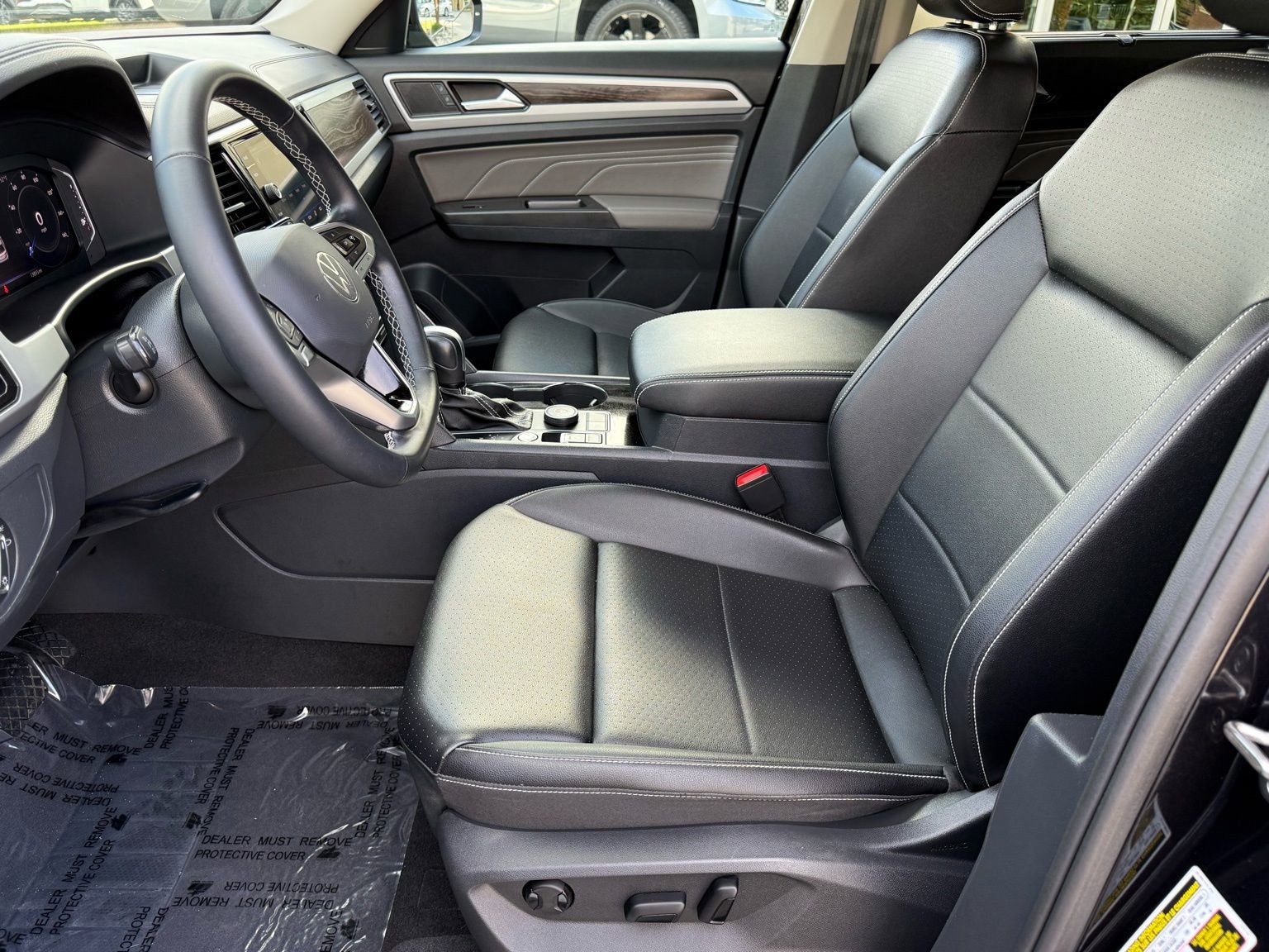 Used 2023 Volkswagen Atlas SE w/ Black Wheel Package image 21