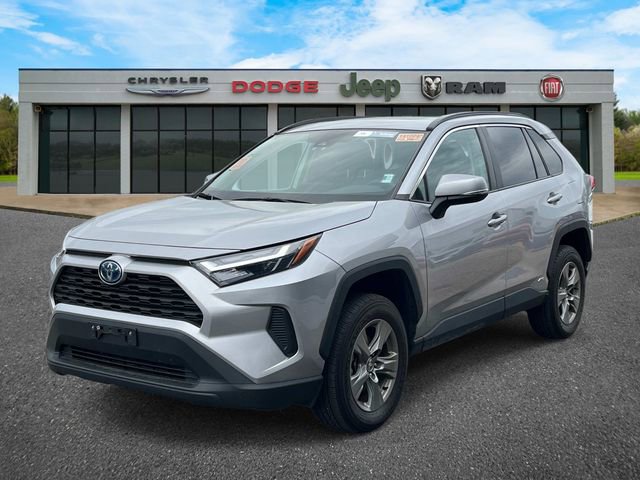 Used 2022 Toyota RAV4 XLE w/ Convenience Package AWD/4WD image 7