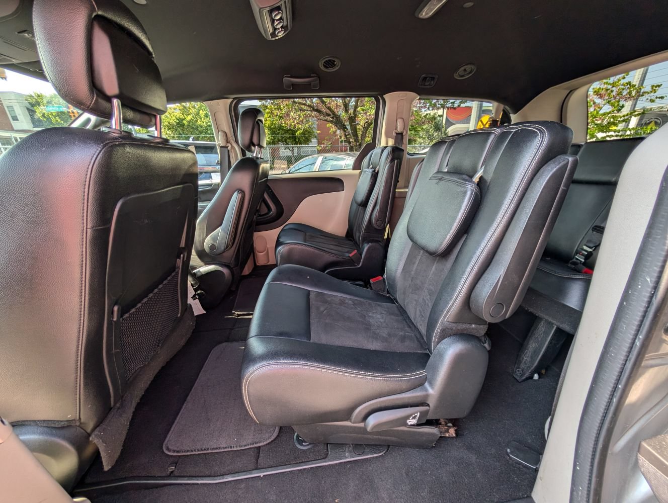 Used 2020 Dodge Grand Caravan SXT FWD image 17