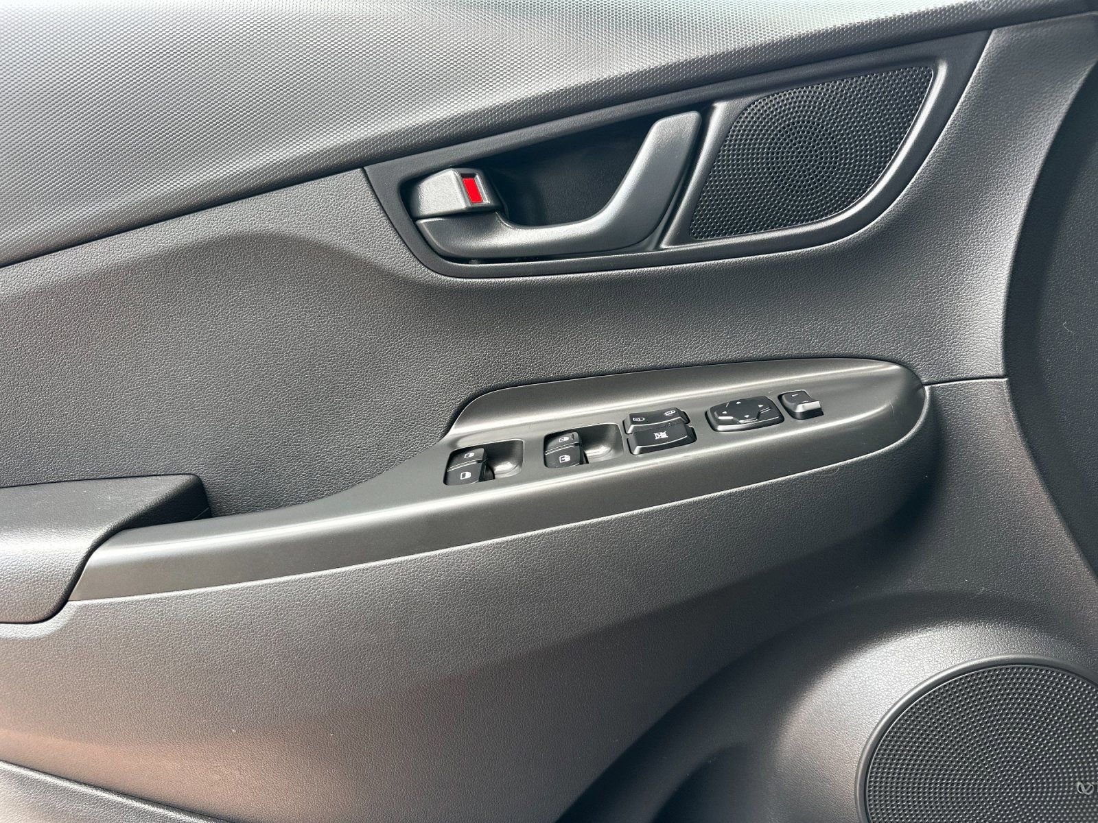 Used 2021 Hyundai Kona SEL Plus AWD/4WD image 11