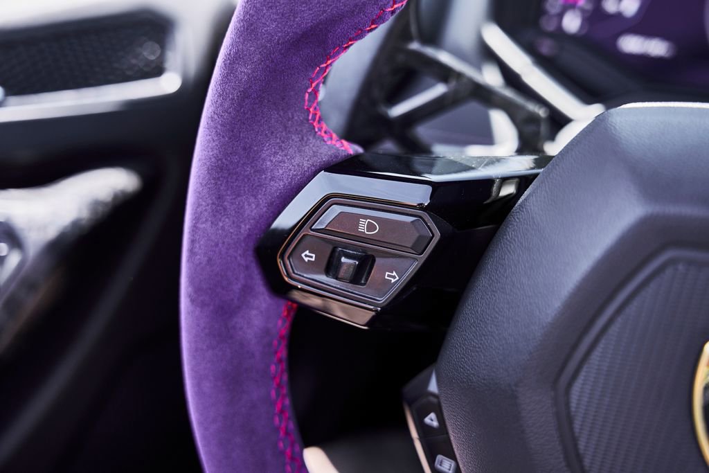 Used 2024 Lamborghini Huracan EVO image 50