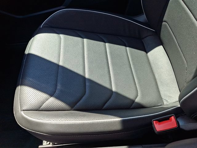 Certified 2023 Volkswagen Tiguan SEL R-Line AWD/4WD image 26