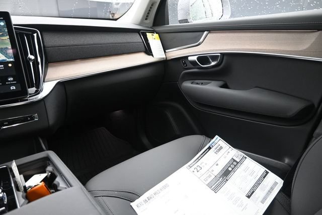Used 2026 Volvo XC90 B6 Plus w/ Protection Package AWD/4WD image 26
