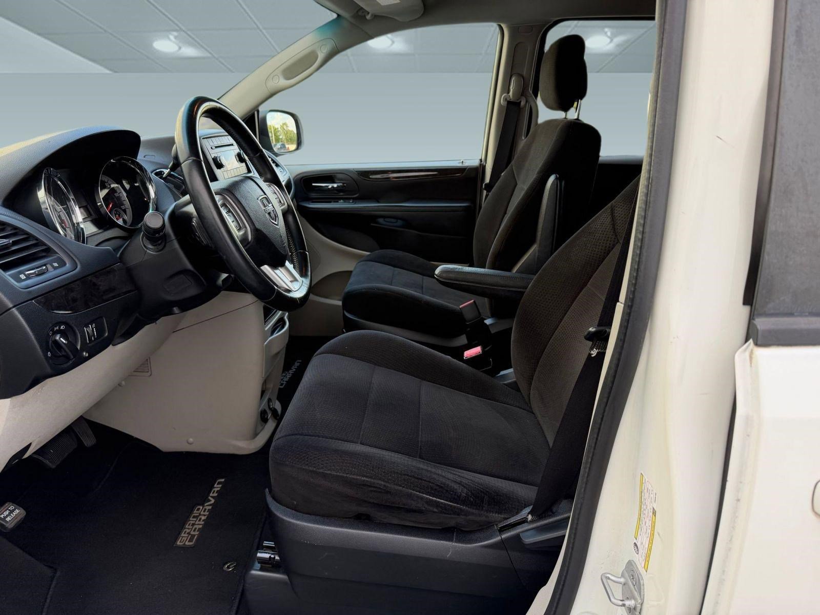Used 2013 Dodge Grand Caravan SE FWD image 5