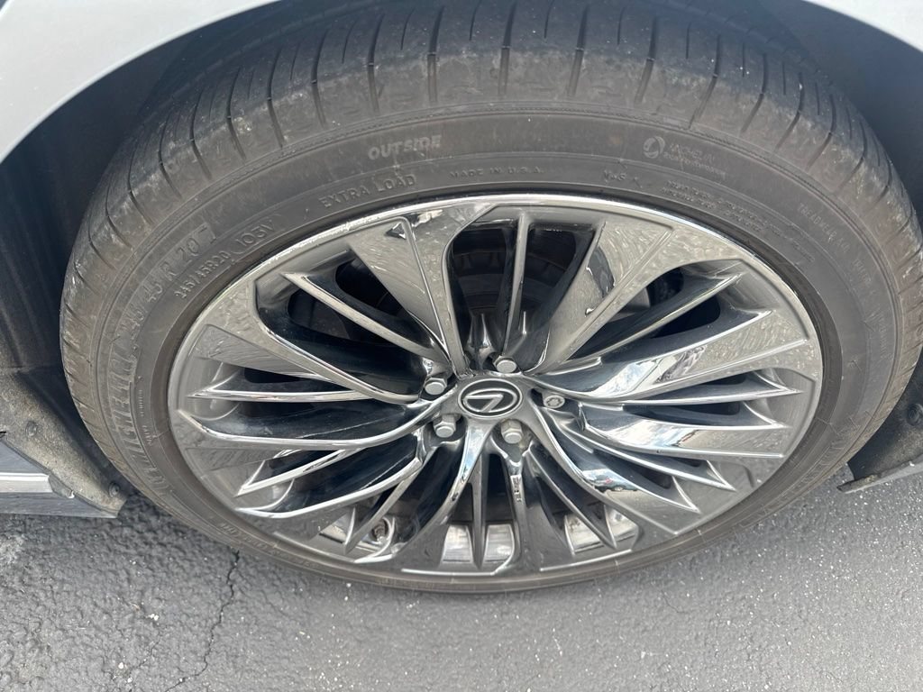 Used 2021 Lexus LS 500 w/ Interior Upgrade Package RWD image 6