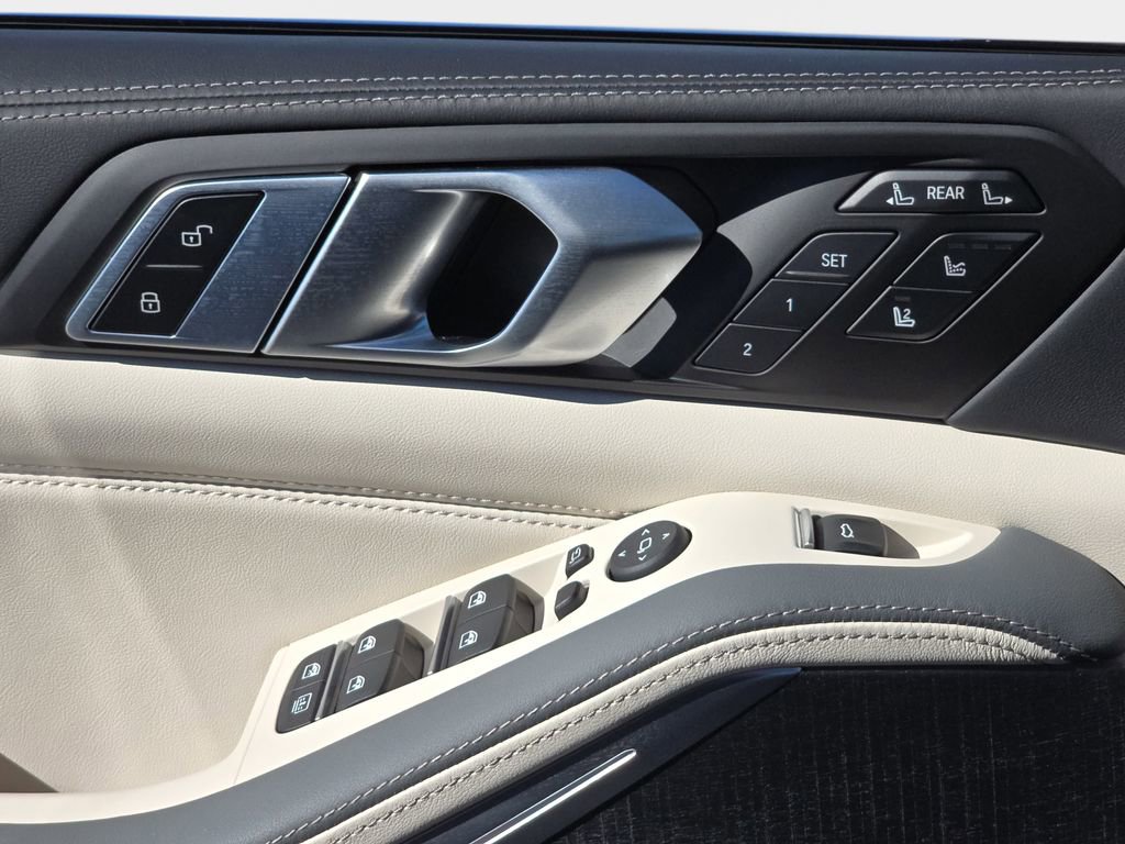 Used 2026 BMW ALPINA XB7 ALPINA XB7 image 33